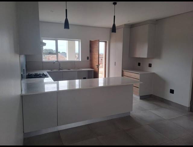 3 BEDROOM HOUSE FOR SALE IN GEORGE CENTRAL